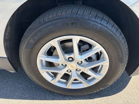 Used 2024 Chevrolet Equinox LT FWD image 29