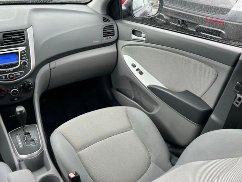 Used 2012 Hyundai Accent GS FWD image 18