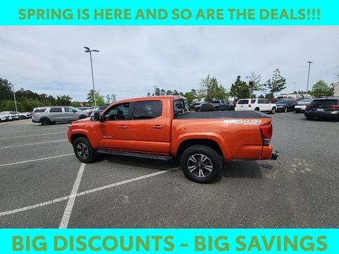 Used 2016 Toyota Tacoma TRD Sport w/ Premium & Technology Package image 10