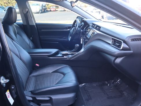 Used 2019 Toyota Camry SE image 35