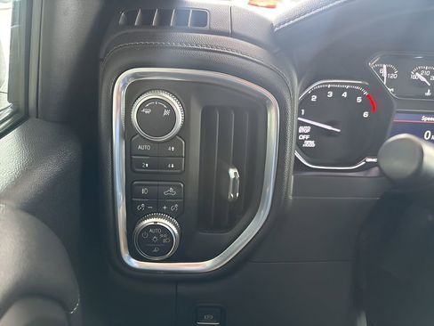 Used 2019 GMC Sierra 1500 SLT w/ SLT Convenience Package AWD/4WD image 16