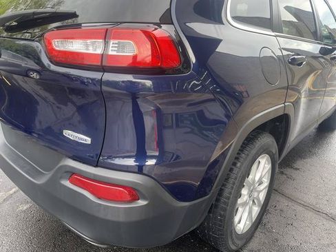 Used 2015 Jeep Cherokee Latitude w/ Cold Weather Group AWD/4WD image 9