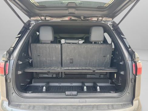 Used 2025 Toyota Sequoia Platinum AWD/4WD image 8