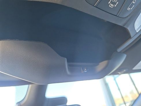 Used 2025 Chrysler Pacifica Select image 63