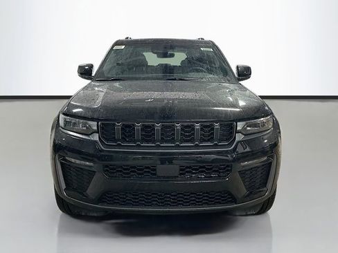 New 2026 Jeep Grand Cherokee Limited w/ Limited Altitude Package AWD/4WD image 4