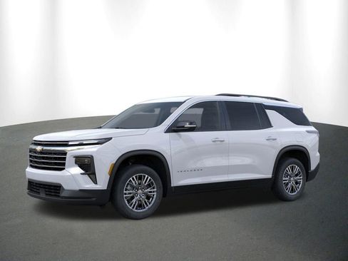 New 2026 Chevrolet Traverse LT image 2