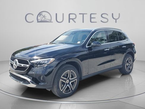 Certified 2026 Mercedes-Benz GLC 300 4MATIC image 1