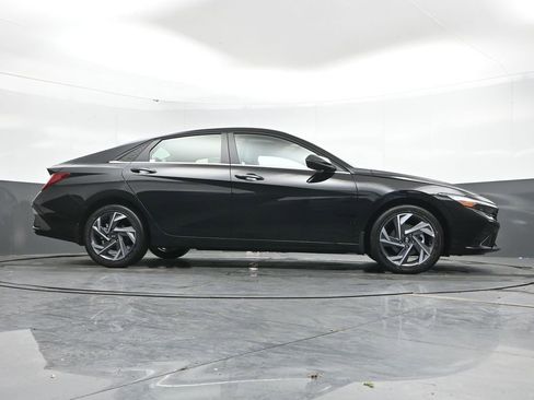 New 2026 Hyundai Elantra Limited FWD image 41