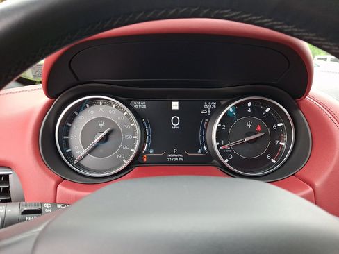 Certified 2023 Maserati Levante GT AWD/4WD image 24