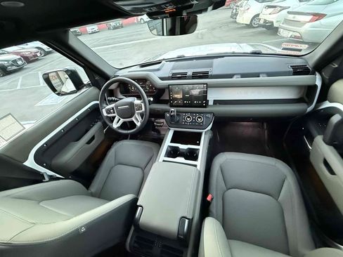 Used 2025 Land Rover Defender 110 X-Dynamic SE AWD/4WD image 84