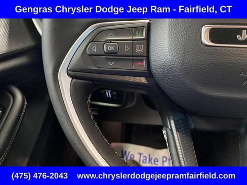 Certified 2025 Jeep Grand Cherokee Altitude AWD/4WD image 19