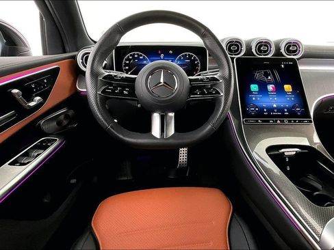 Used 2025 Mercedes-Benz GLC 300 image 6
