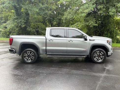Used 2023 GMC Sierra 1500 AT4 w/ Technology Package AWD/4WD image 2