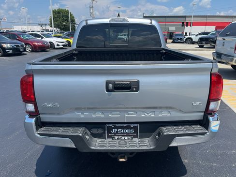 Used 2022 Toyota Tacoma SR5 AWD/4WD image 7