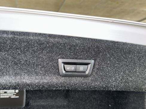 Certified 2025 BMW 330i Sedan image 14