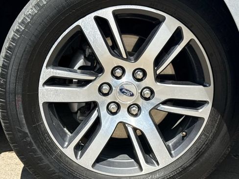 Used 2024 Ford Expedition Limited RWD image 10