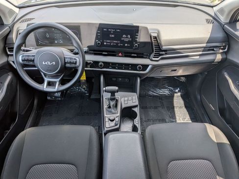 Used 2025 Kia Sportage LX FWD image 18