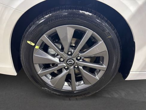 New 2026 Nissan Sentra SL w/ Floor Mat Package FWD image 11