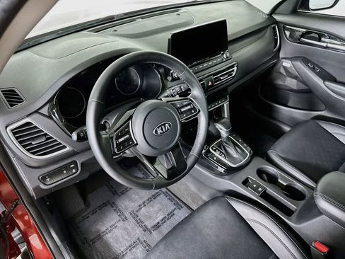 Used 2021 Kia Seltos SX AWD/4WD image 2