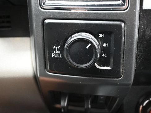 Used 2021 Ford F350 XLT w/ XLT Premium Package AWD/4WD image 31