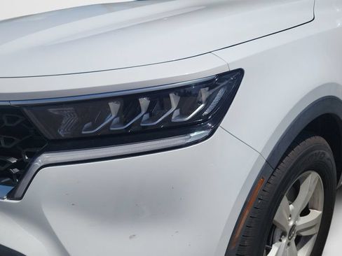 Used 2023 Kia Sorento LX FWD image 6