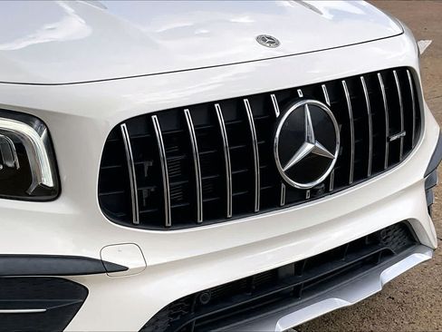 Used 2022 Mercedes-Benz GLB 35 AMG 4MATIC image 33