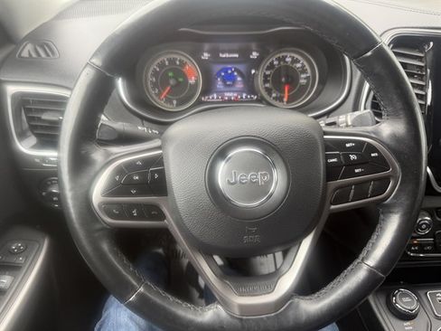 Used 2019 Jeep Cherokee Limited AWD/4WD image 14