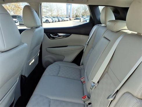 Certified 2022 Nissan Rogue Sport SV w/ Technology Package image 6