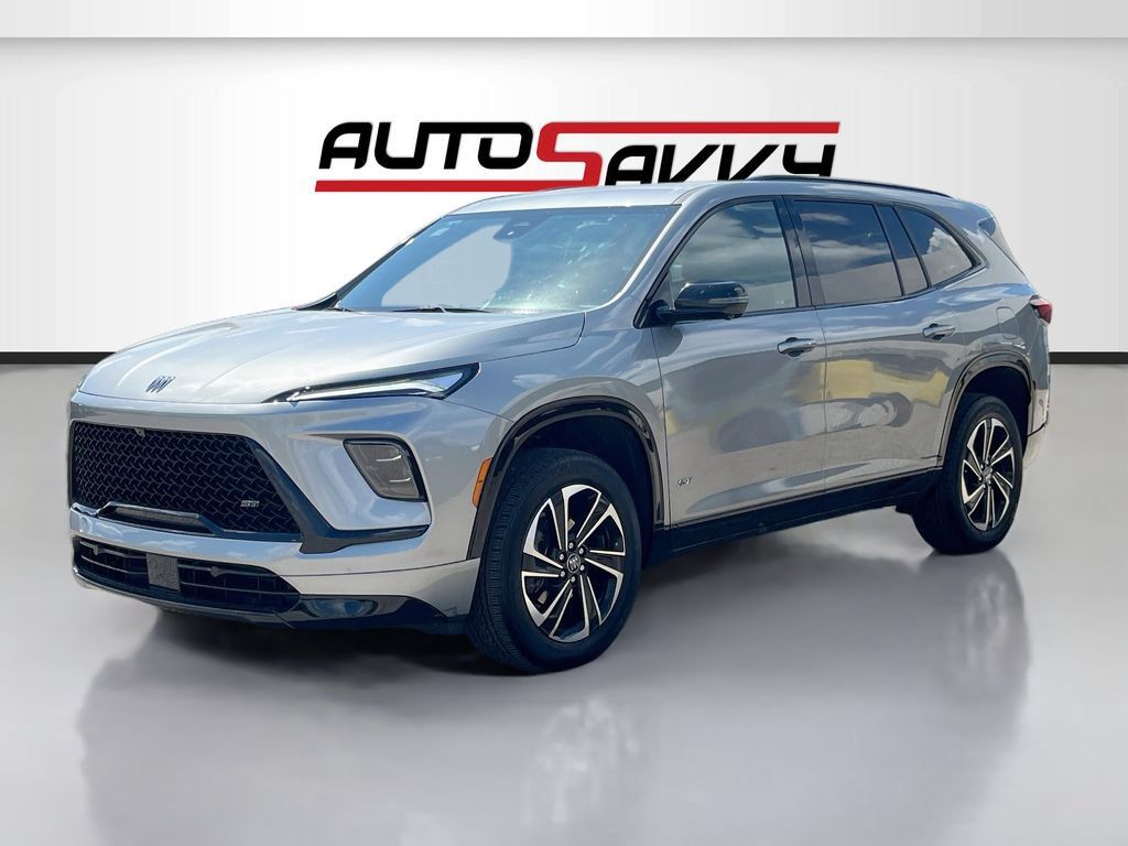 Used 2025 Buick Enclave Sport Touring FWD image 3