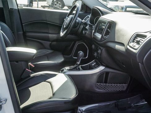 Used 2020 Jeep Compass Latitude w/ Safety & Security Group FWD image 12