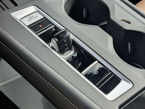 New 2026 Volkswagen Atlas Cross Sport SE image 24