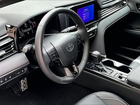 Used 2026 Toyota Camry SE w/ Convenience Package FWD image 18