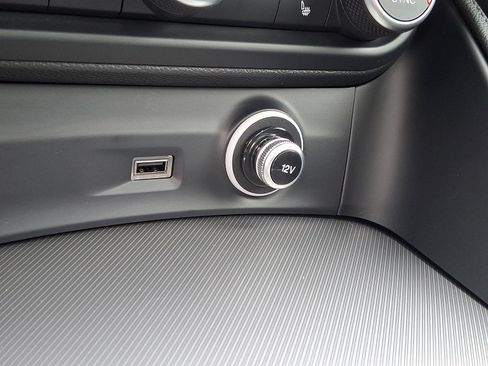 New 2025 Alfa Romeo Stelvio Sprint AWD/4WD image 18
