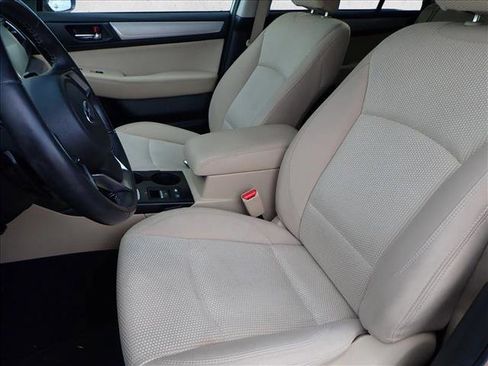 Used 2018 Subaru Outback 2.5i Premium image 11