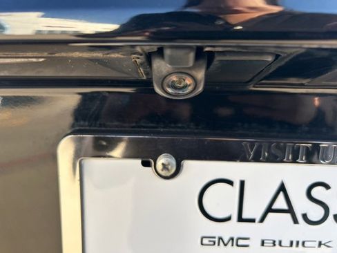 Used 2021 Toyota Highlander XLE image 8