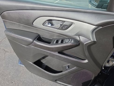 Certified 2023 Chevrolet Traverse LT image 14