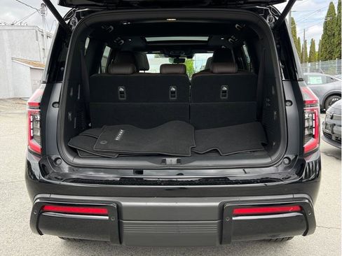 Used 2025 Nissan Armada Platinum AWD/4WD image 5