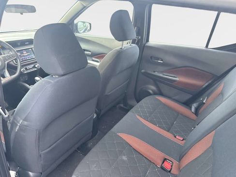 Certified 2018 Nissan Kicks SR image 14