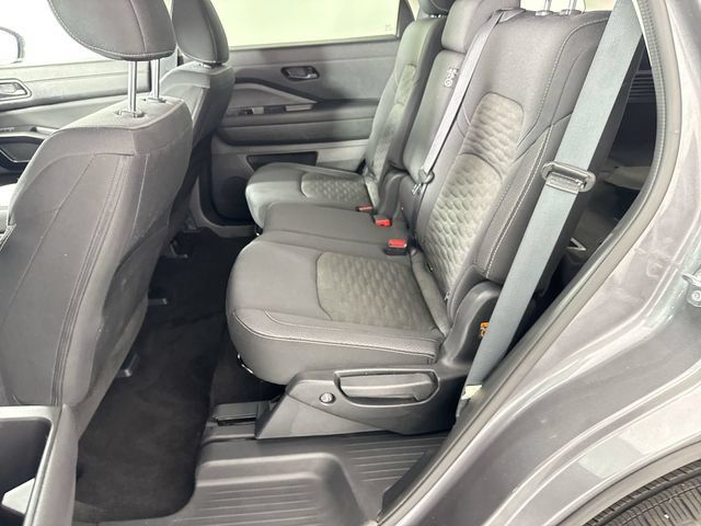 Used 2025 Nissan Pathfinder SV AWD/4WD image 22