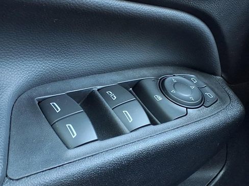Used 2022 Chevrolet Equinox LT FWD image 19