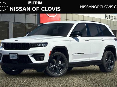 Used 2023 Jeep Grand Cherokee Altitude AWD/4WD image 1