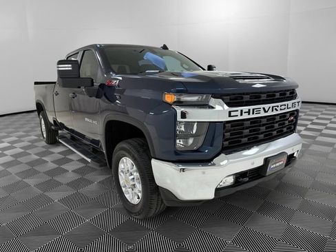 Used 2022 Chevrolet Silverado 3500 LT w/ All Star Edition AWD/4WD image 6
