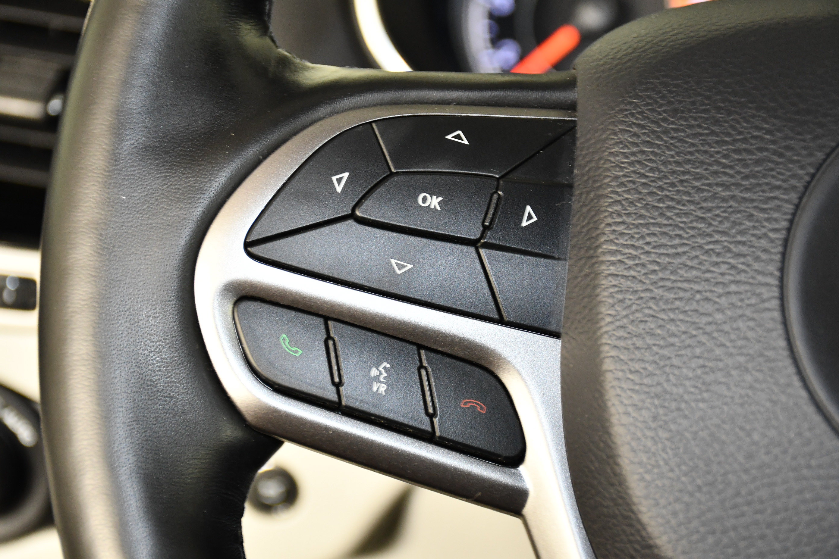 Used 2020 Jeep Cherokee Limited AWD/4WD image 20