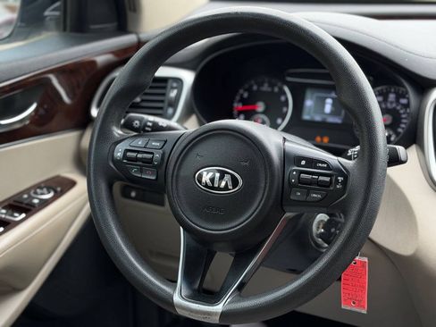 Used 2016 Kia Sorento FWD image 13