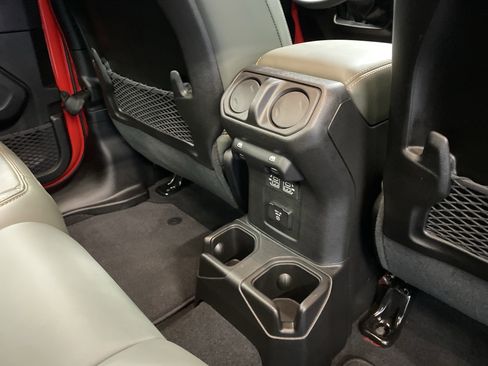 Certified 2024 Jeep Gladiator Mojave w/ Technology Group image 37