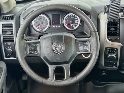 Used 2019 RAM 1500 Classic SLT AWD/4WD image 18