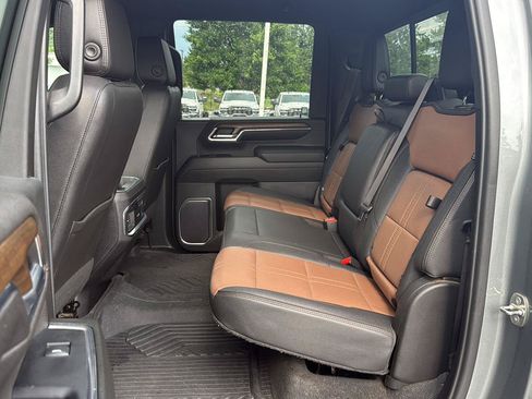 Used 2024 Chevrolet Silverado 2500 High Country w/ Technology Package AWD/4WD image 13