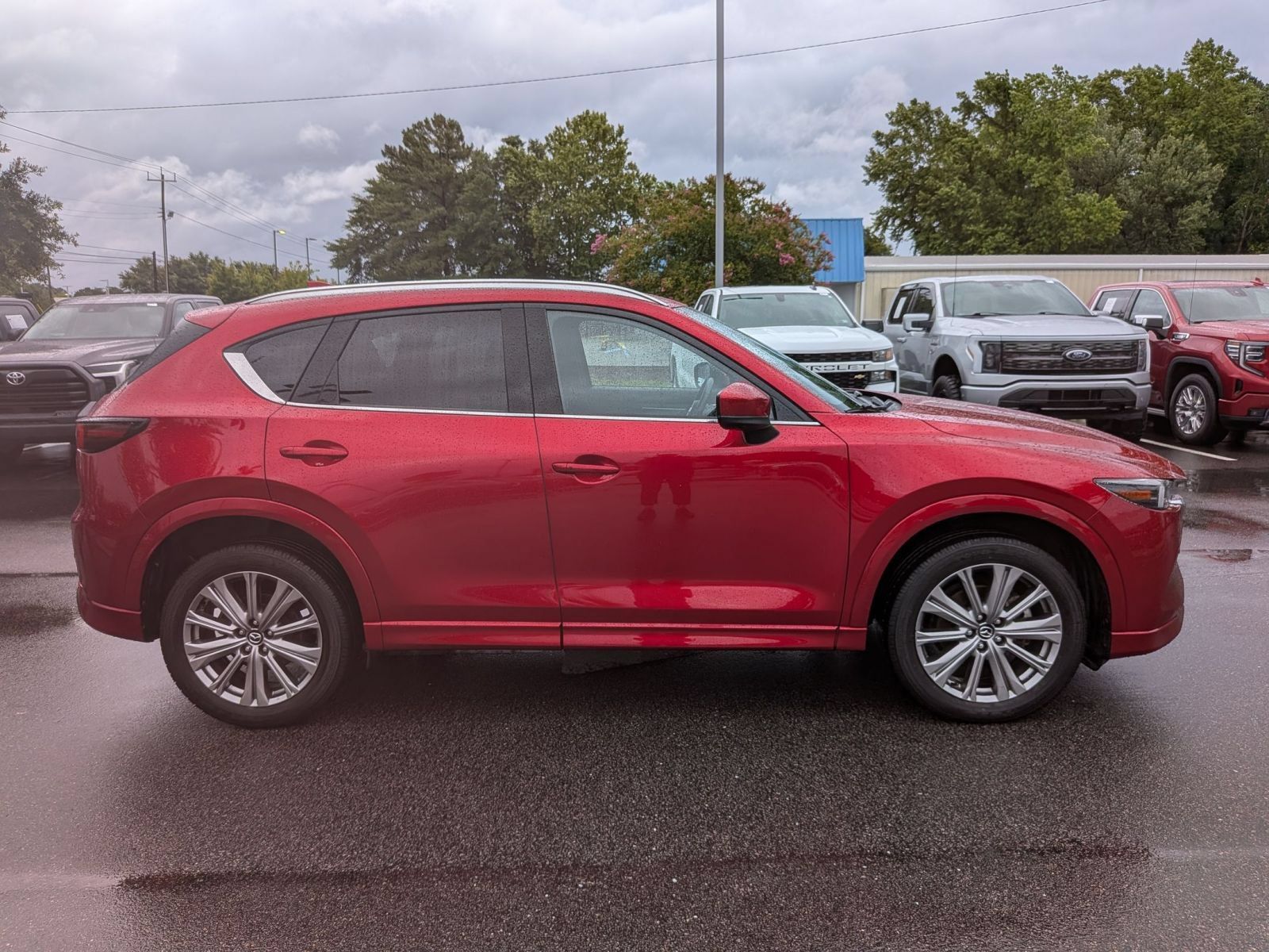 Used 2023 MAZDA CX-5 Signature AWD/4WD image 2