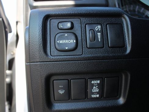 Used 2018 Toyota 4Runner SR5 image 14