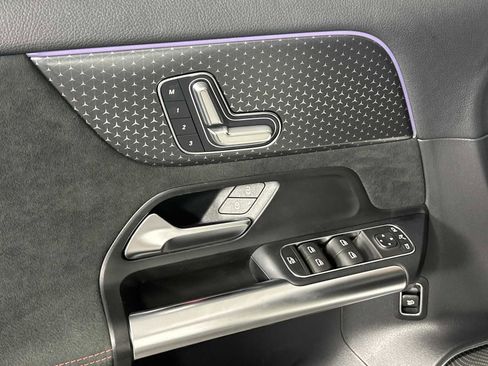 Used 2025 Mercedes-Benz GLA 250 4MATIC image 11